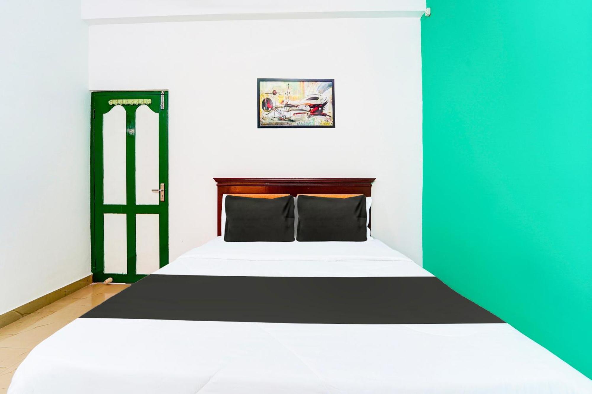 Super Hotel O Vennala Near Palarivattom Kochi エクステリア 写真