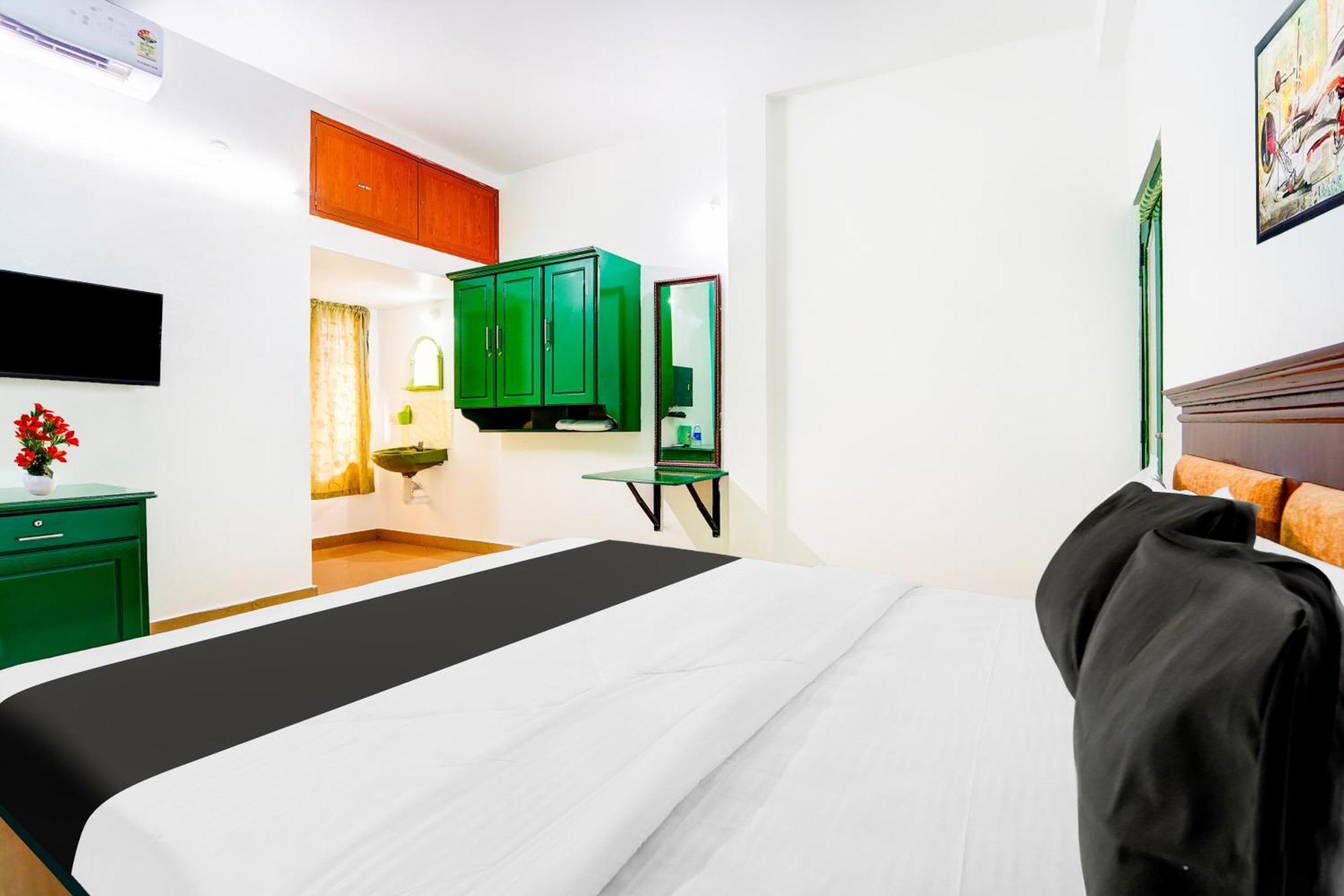 Super Hotel O Vennala Near Palarivattom Kochi エクステリア 写真