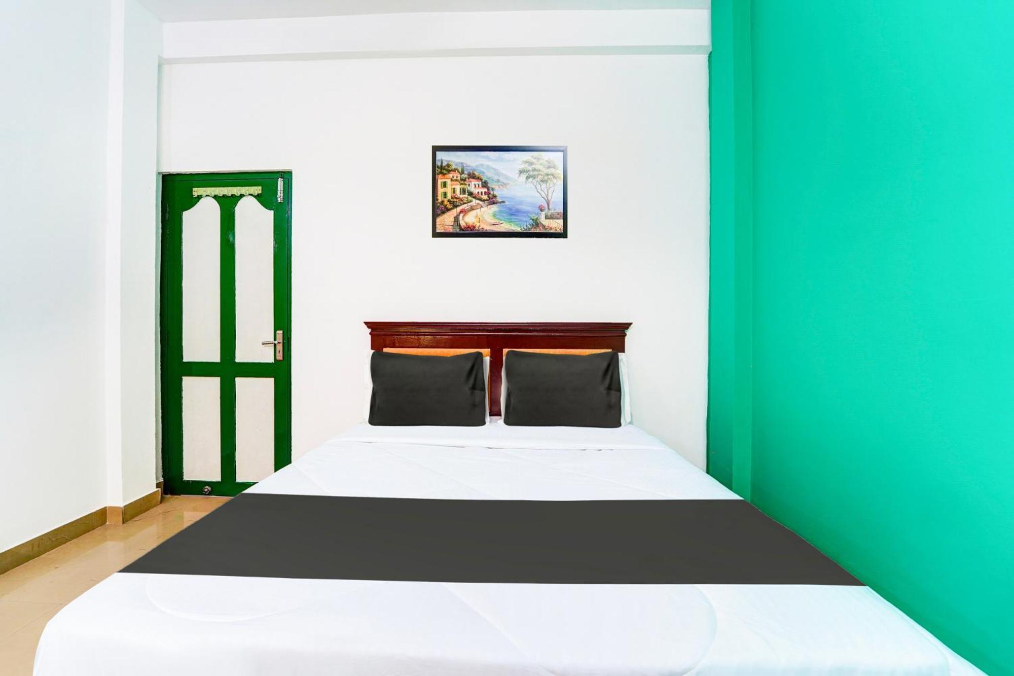 Super Hotel O Vennala Near Palarivattom Kochi エクステリア 写真